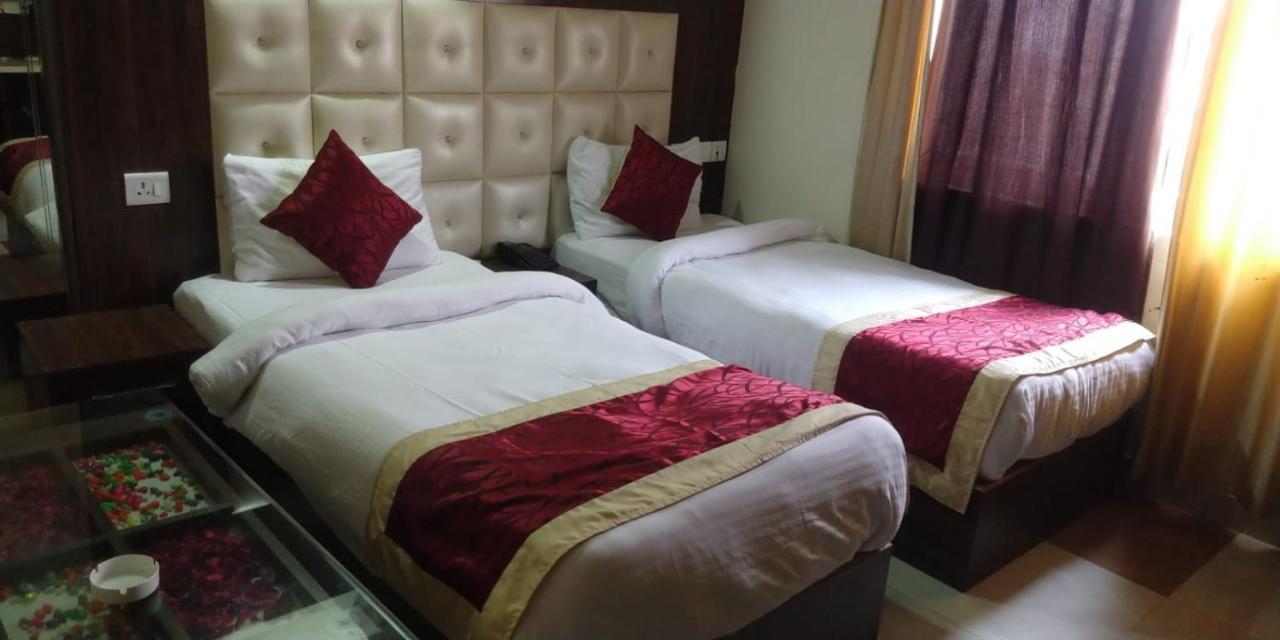 Hotel Ss Grand Лакхнау Экстерьер фото