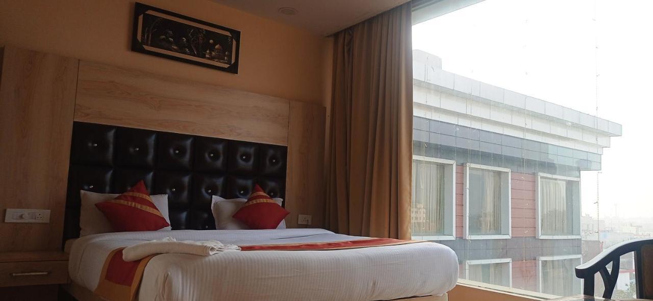 Hotel Ss Grand Лакхнау Экстерьер фото
