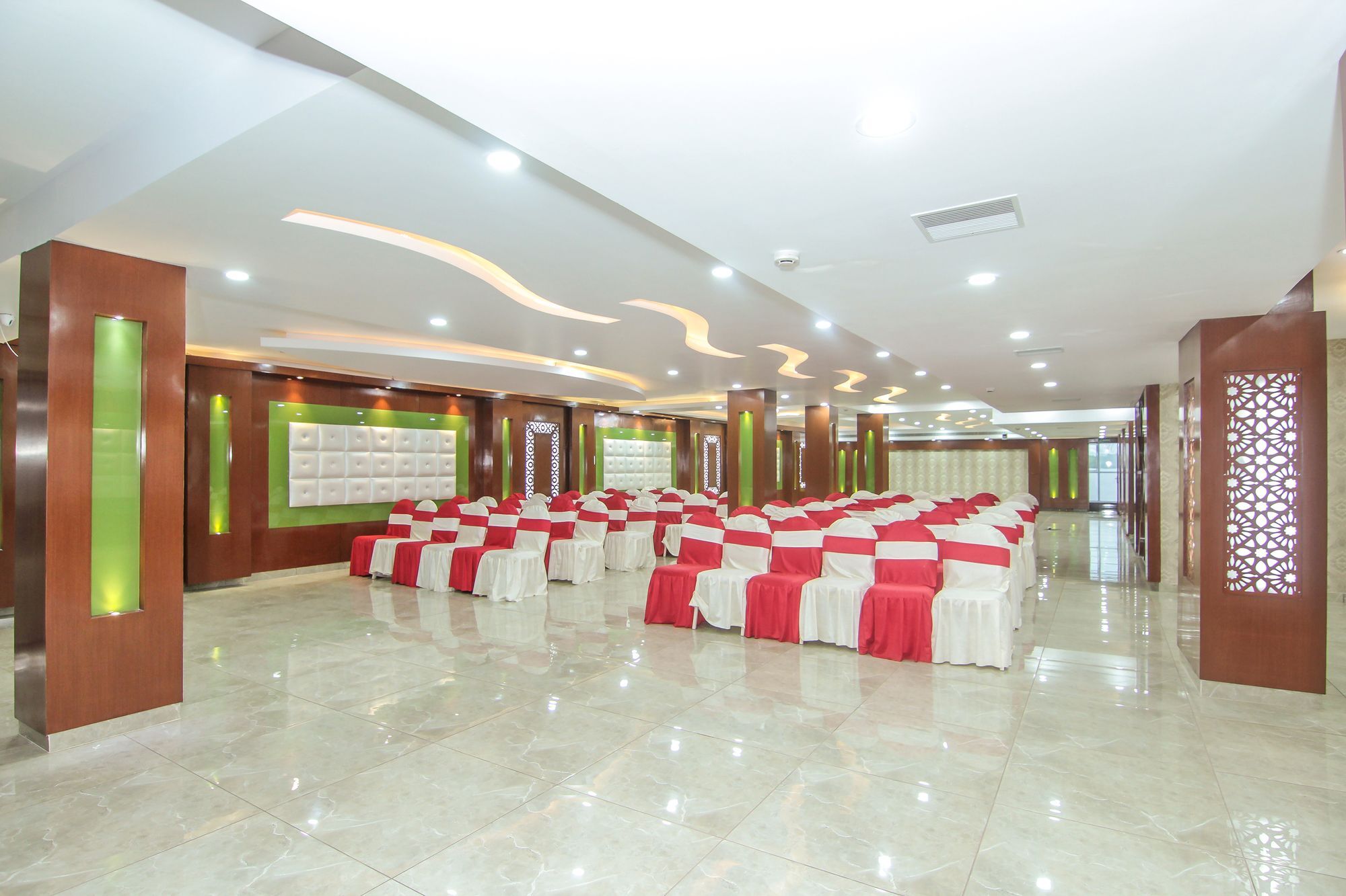 Hotel Ss Grand Лакхнау Экстерьер фото