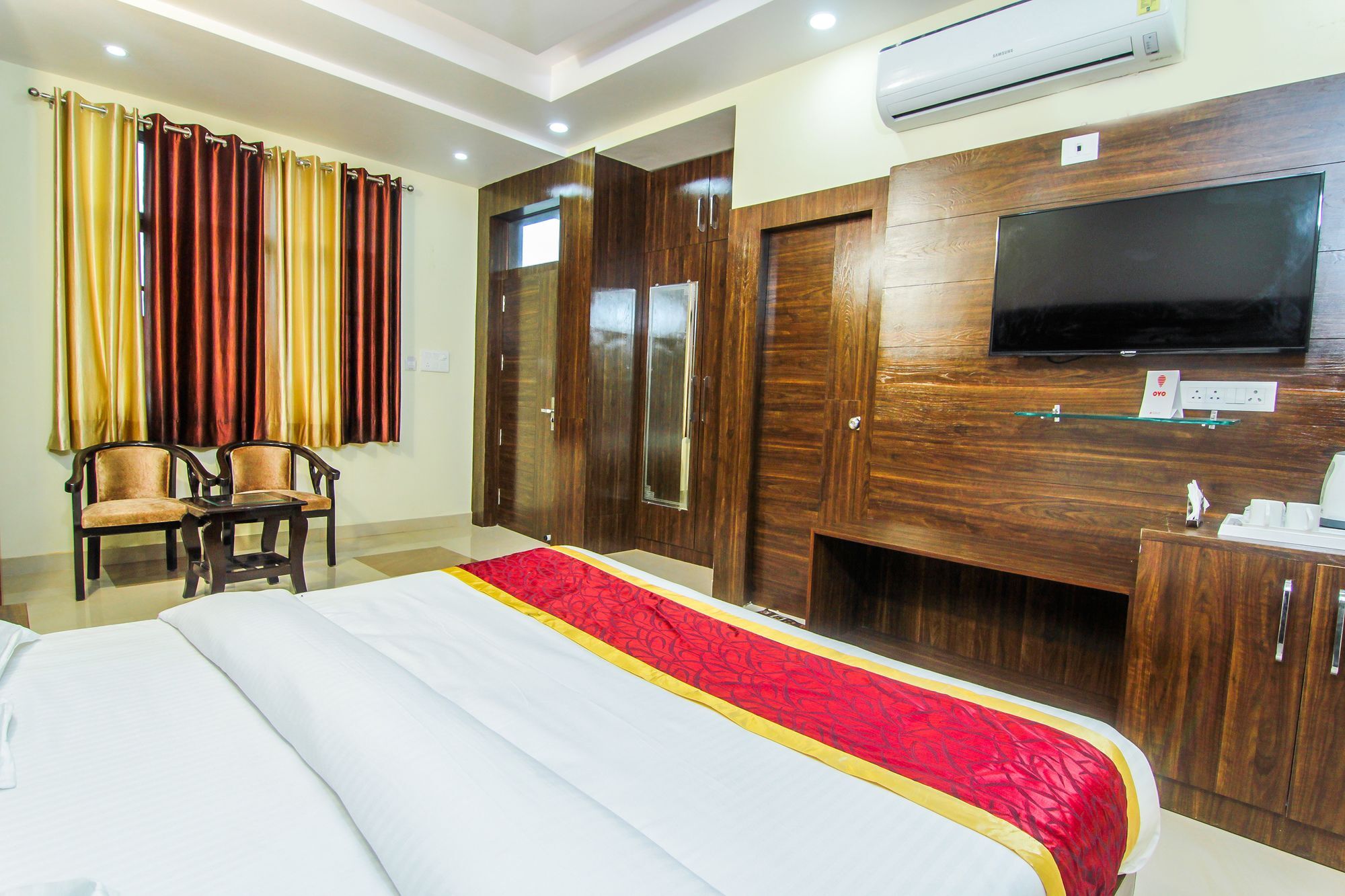 Hotel Ss Grand Лакхнау Экстерьер фото